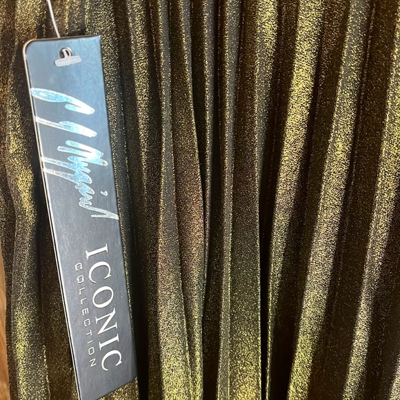 Peter Nygard Iconic Collection Bronze Gold Pleated Skirt - New with Tags - Picture 3 of 5